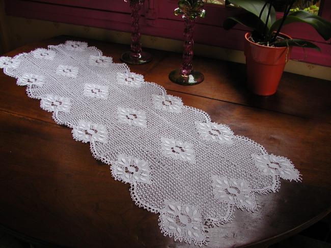 So charming bobbin lace table runner