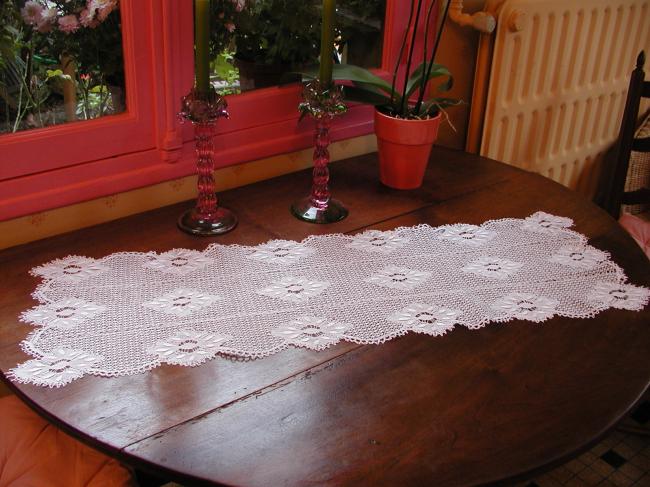 So charming bobbin lace table runner