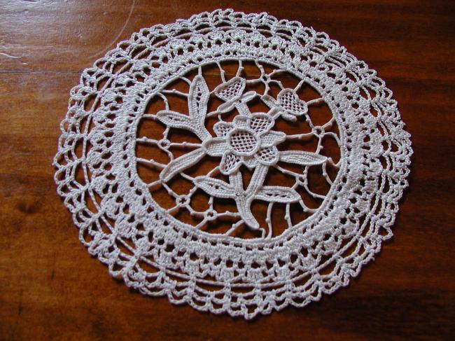 So lovely lot of 3 round doilies