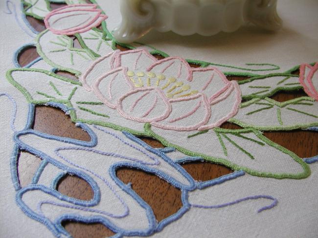 Lovely tablecloth with hand-embroidered Richelieu waterlilies
