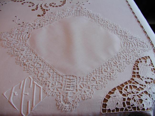 Gorgeous Bedfordshire lace handkerchief