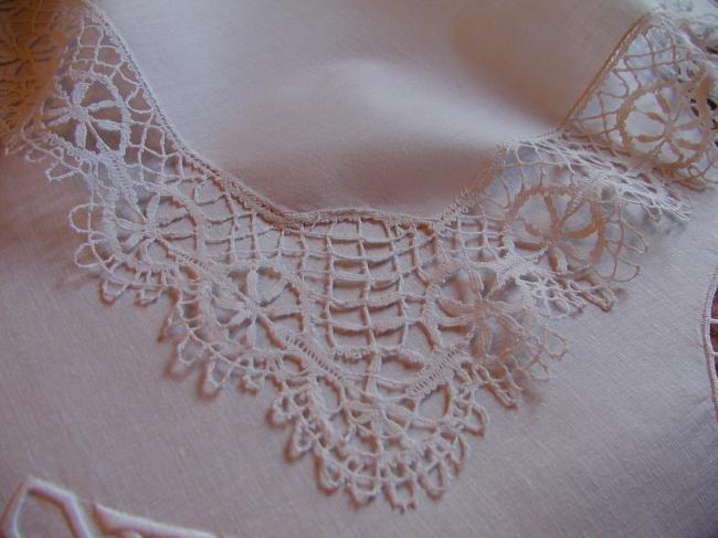 Gorgeous Bedfordshire lace handkerchief