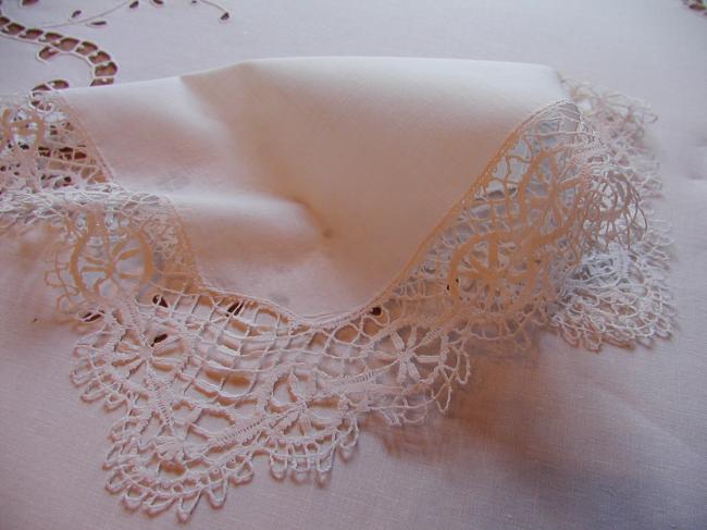 Gorgeous Bedfordshire lace handkerchief
