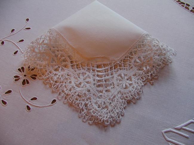 Gorgeous Bedfordshire lace handkerchief