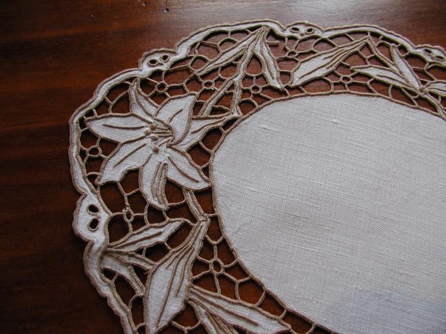 Lovely oval doily with embroidered lilies in Madeira