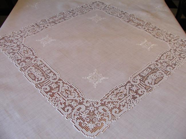 Superb linen tablecloth with inserts of Hardanger and Filet lace