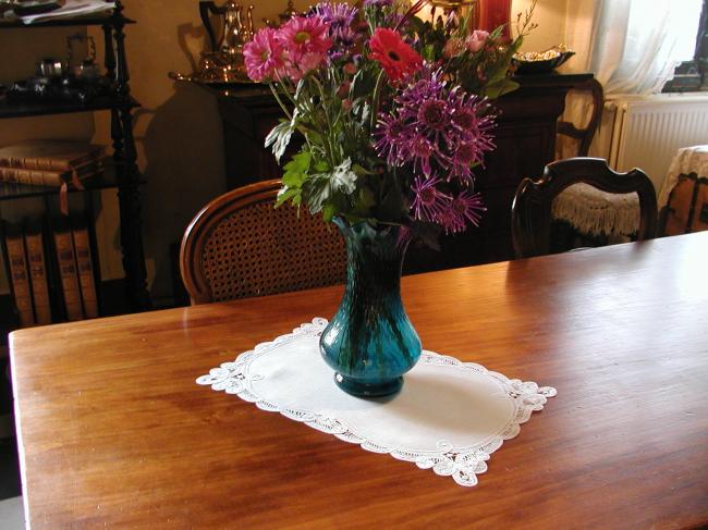 Lovely trolley mat with Renaissance lace