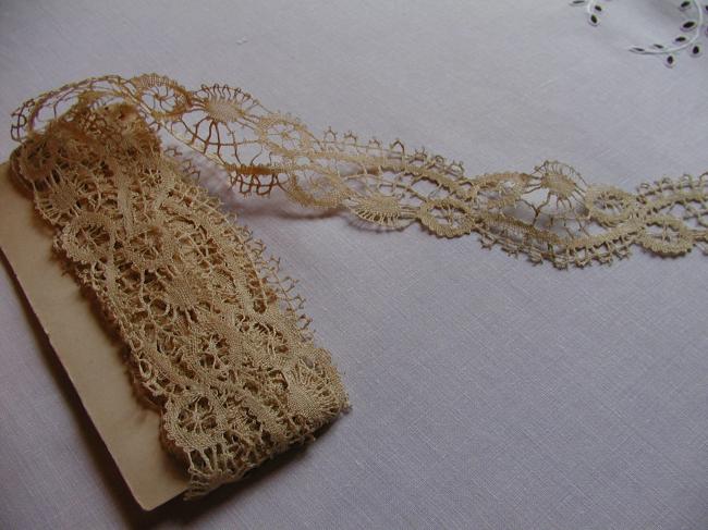 Beautiful trimming of Cluny lace, very fine, bobbin lace 19th century