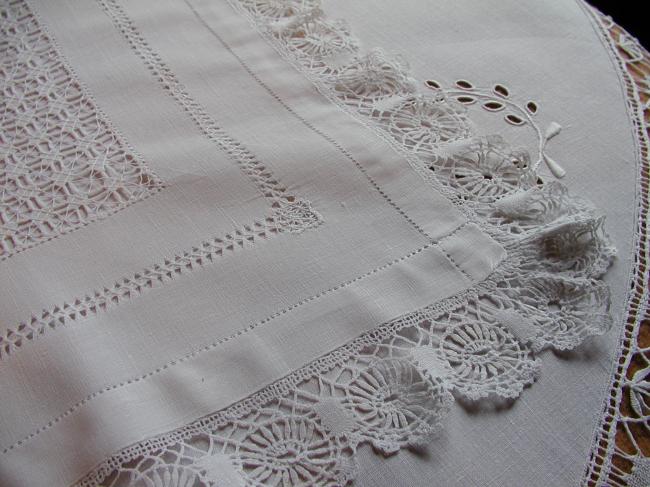 Wonderful drawn thread work trolley mat with very fine Cluny lace