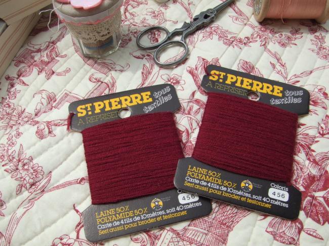 Carte de laine à repriser Saint-Pierre, couleur grenat N°456 (40mètres)