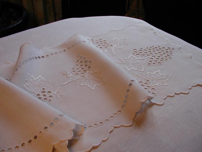 Wonderful set of table runner and centre with grapes and leaves of vine