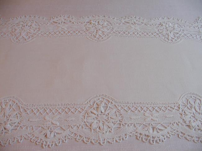 So lovely table runner with lavish Cluny lace