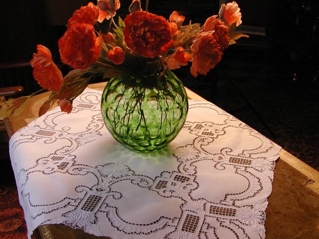 Absolutely beautiful table centre with rich Richelieu embroidery