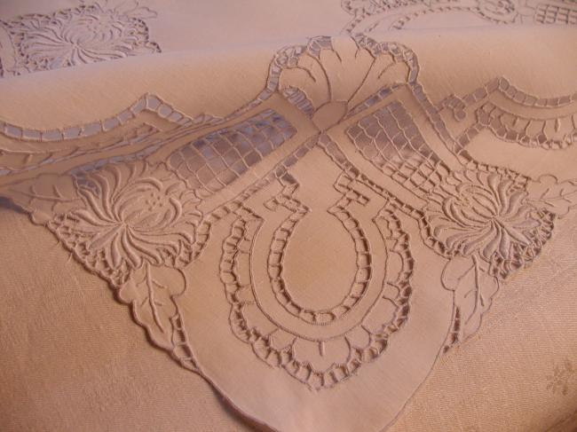 Absolutely beautiful table centre with rich Richelieu embroidery