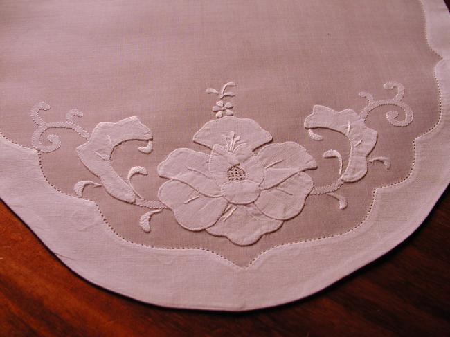 2 charmants sets de table en organdi brodé d'appliqués