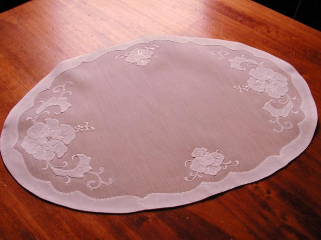 2 charmants sets de table en organdi brodé d'appliqués