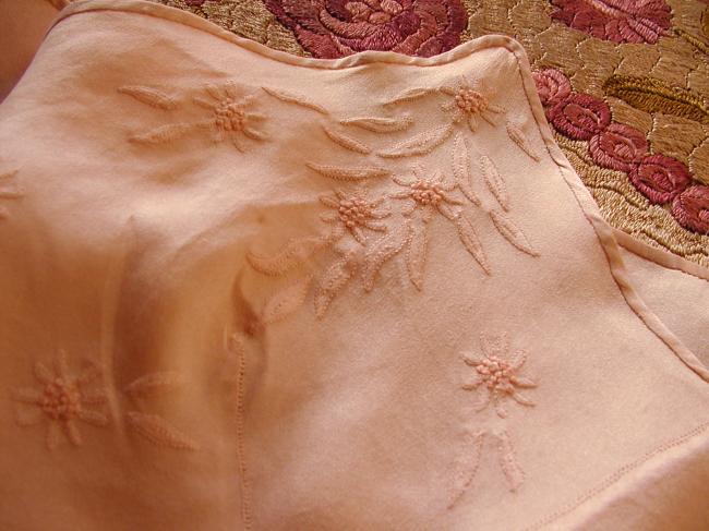 So charming night dress in pink silk with appliqué embroidery 1930