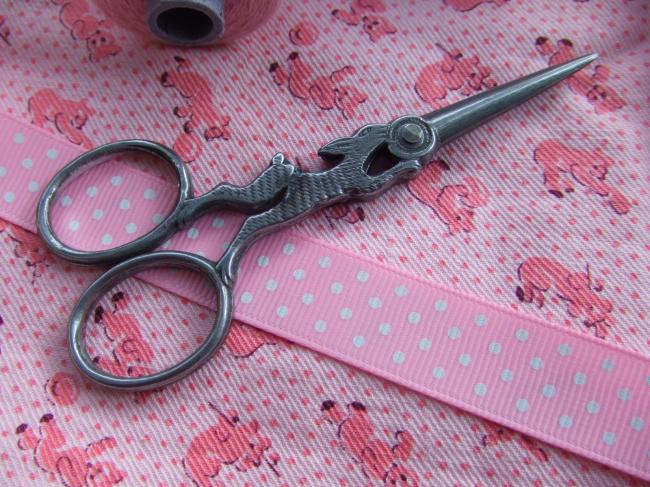 Adorable ruban gros grain rose à petits pois blancs (16mm)