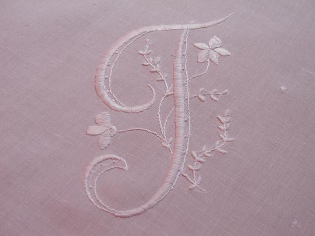 Spectacular table centre with lovely handmade edging and monogram J