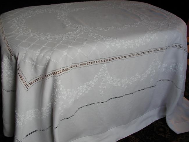 Exceptional wedding bed spread with abondance of embroidery of clovers.