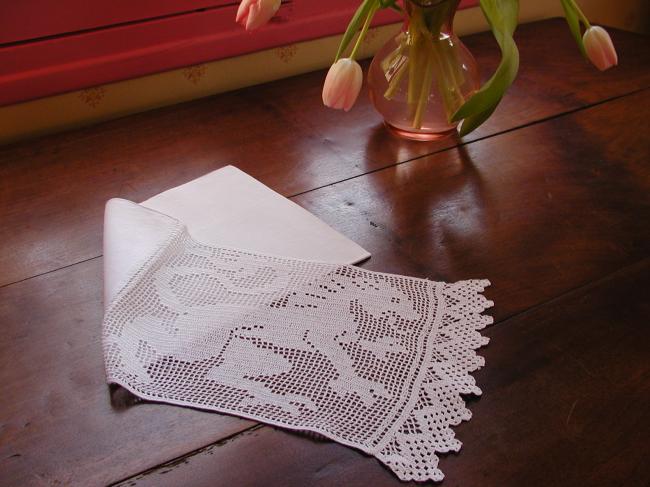 Wonderful handkerchief or stocking case with salamander crochet lace