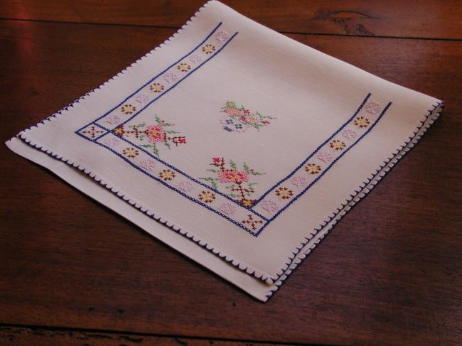 Such a beautiful cross stitches handkerchief case