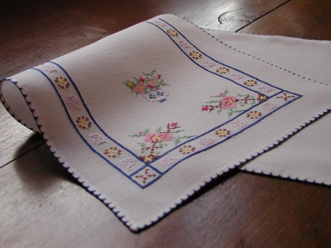 Such a beautiful cross stitches handkerchief case