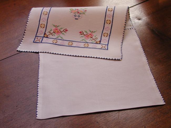 Such a beautiful cross stitches handkerchief case