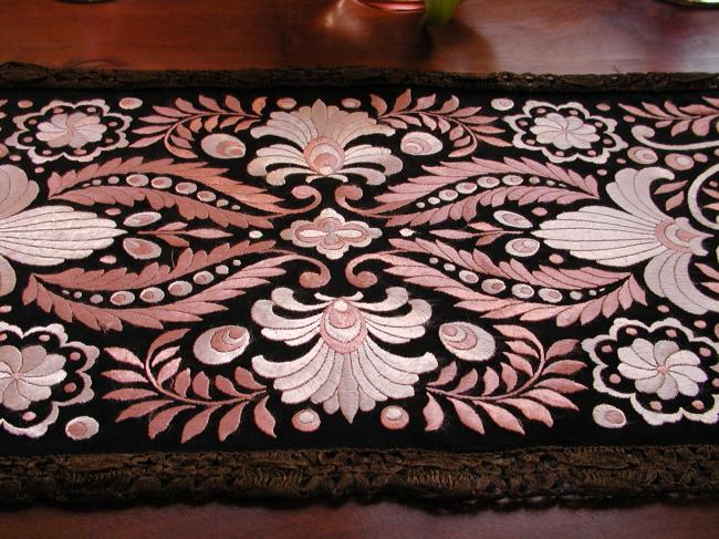 Just Breathtaking Art Nouveau rich embroidery table runner