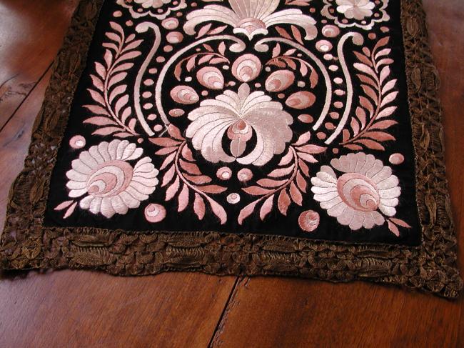 Just Breathtaking Art Nouveau rich embroidery table runner