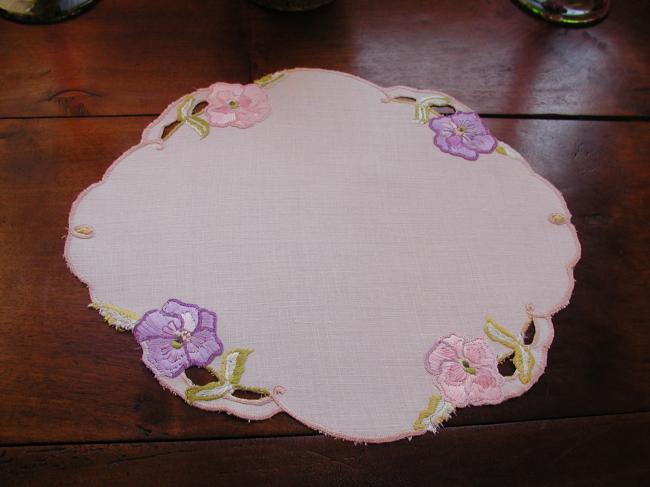 So charming embroidered pansy oval doily