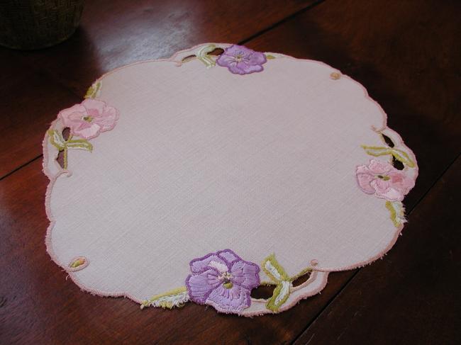 So charming embroidered pansy oval doily