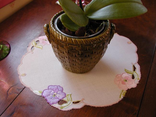 So charming embroidered pansy oval doily