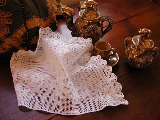 So charming tea cosy in crochet lace