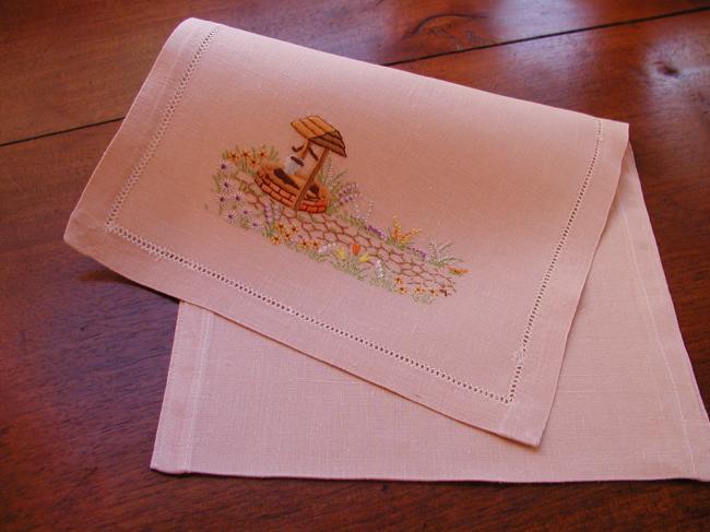 Adorable pochette à ranger les mouchoirs, brodée d'un romantique paysage