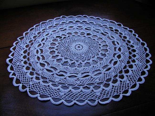 Gorgeous round table centre in crochet lace