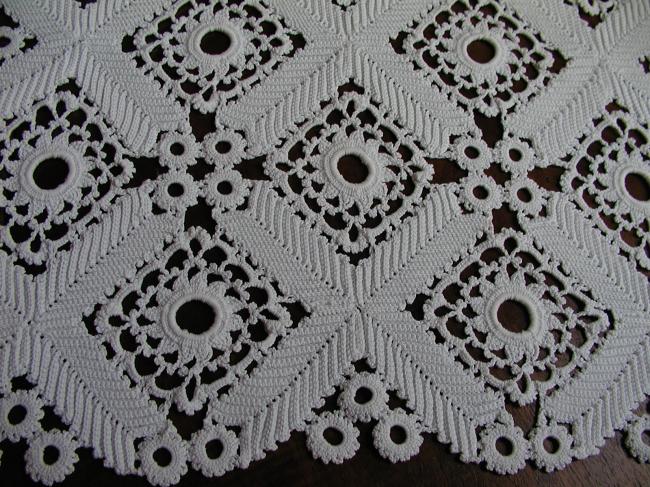 Very original irish guipure lace table runner