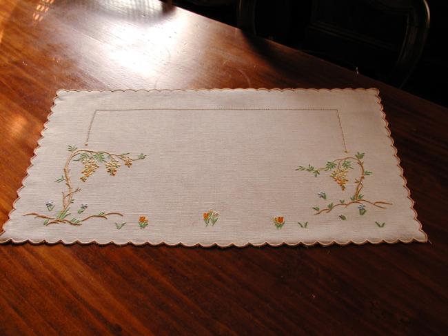 Lovely trolley mat with flowers embroidery