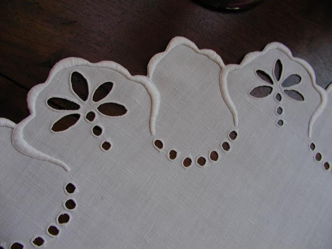 Marvellous round table centre with Richelieu embroidery