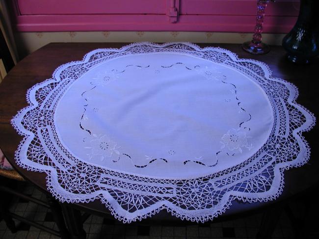 Spectacular  large table centre with Richelieu works and Cluny lace 1910