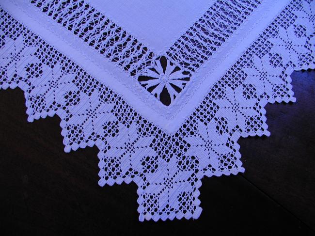 Spectacular drawn thread works and crochet lace rectangular table centre