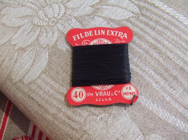 Jolie carte ancienne de fil de lin noir, marque Vrau & Cie, 15 mètres, N°40