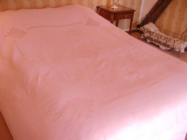 Superb pink linen bedspread with drawn thread and embroidered flowers 1900