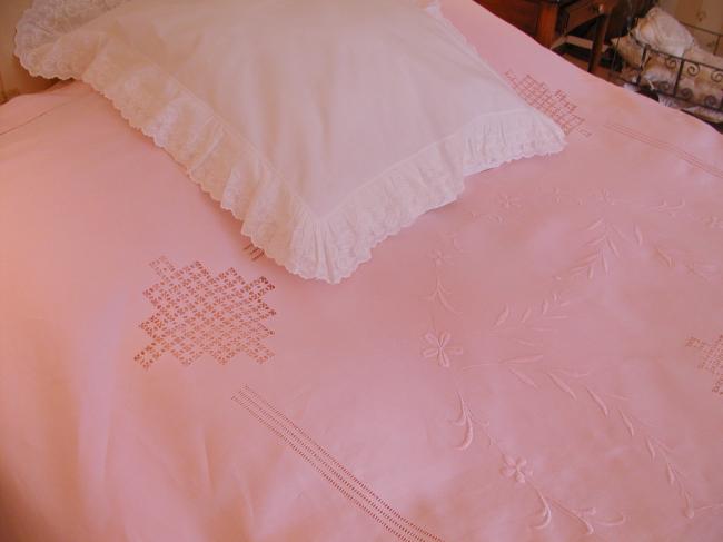 Superb pink linen bedspread with drawn thread and embroidered flowers 1900