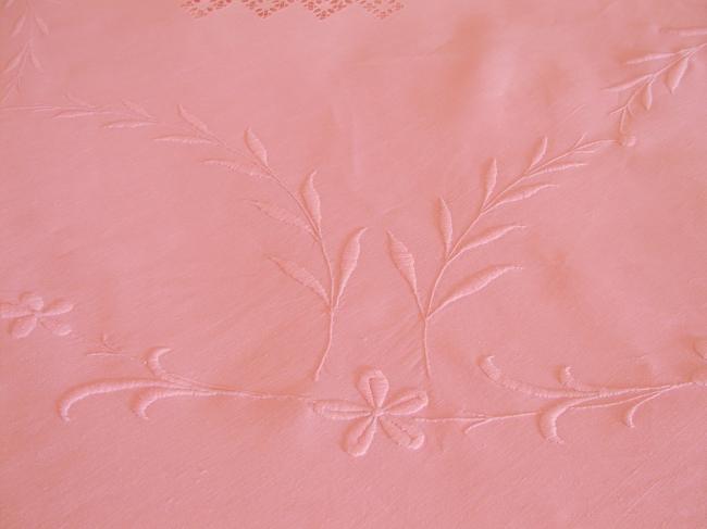 Superb pink linen bedspread with drawn thread and embroidered flowers 1900