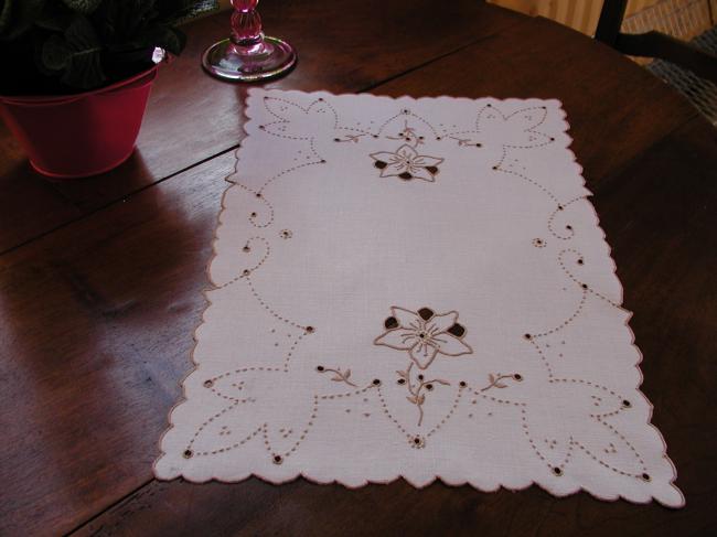 Charming traycloth ou table centre in  hand made Madeira embroidery