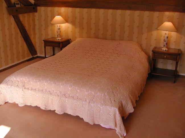 So romantic  and large bedspread whith hand made crochet lace