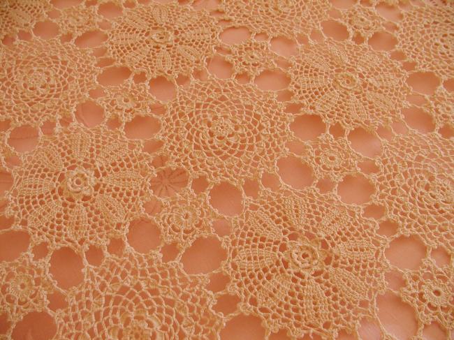 So romantic  and large bedspread whith hand made crochet lace