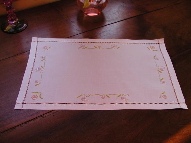 So romantic  embroidered  flowers traycloth