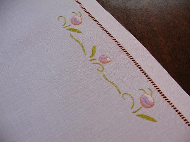 So romantic  embroidered  flowers traycloth